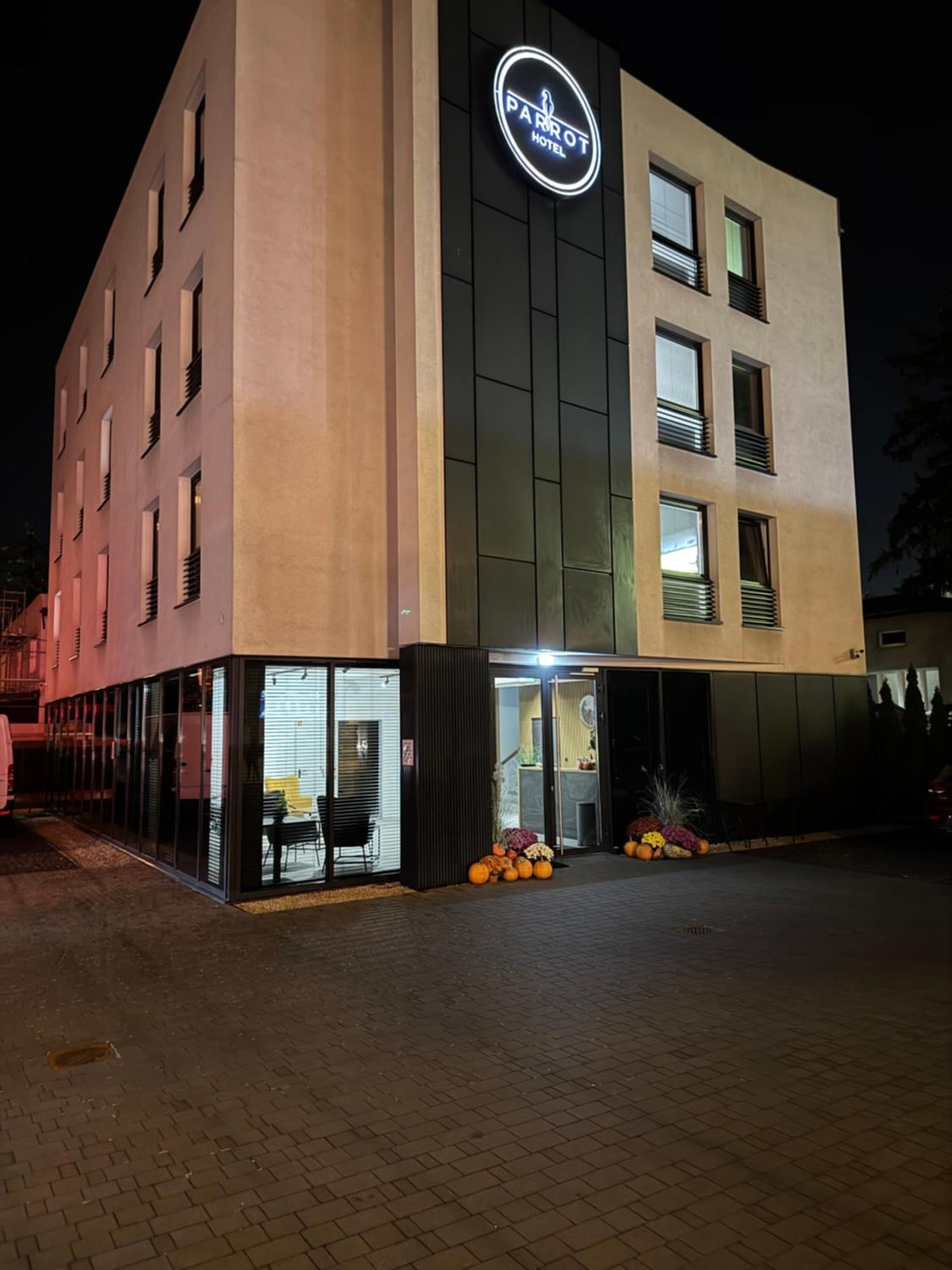Hotel Parrot Raszyn Kültér fotó